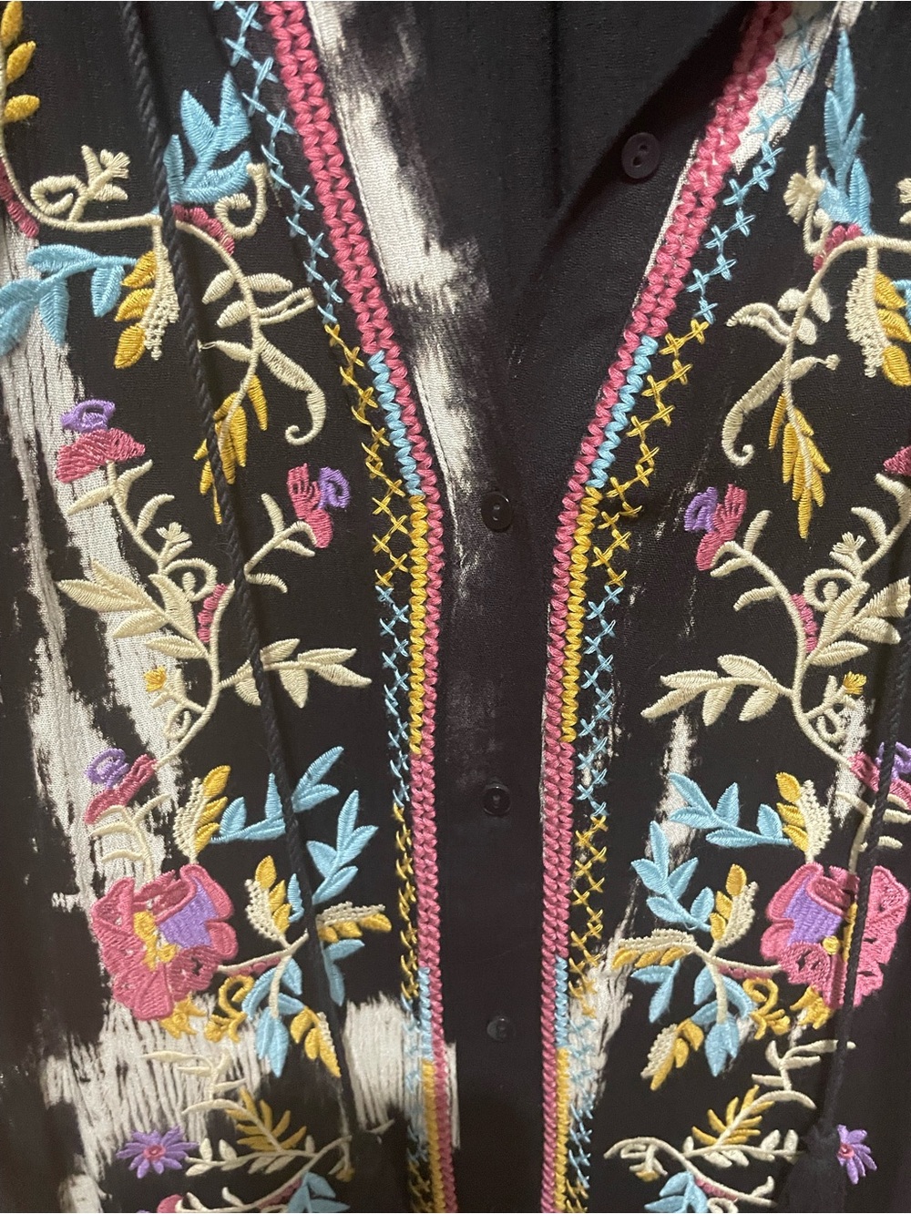 CALESSA Boho Black Floral Embroidered Button-Front Blouse Lightweight Large - Picture 4 of 9